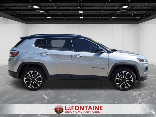 Used 2022 Jeep Compass Limited AWD/4WD image 9