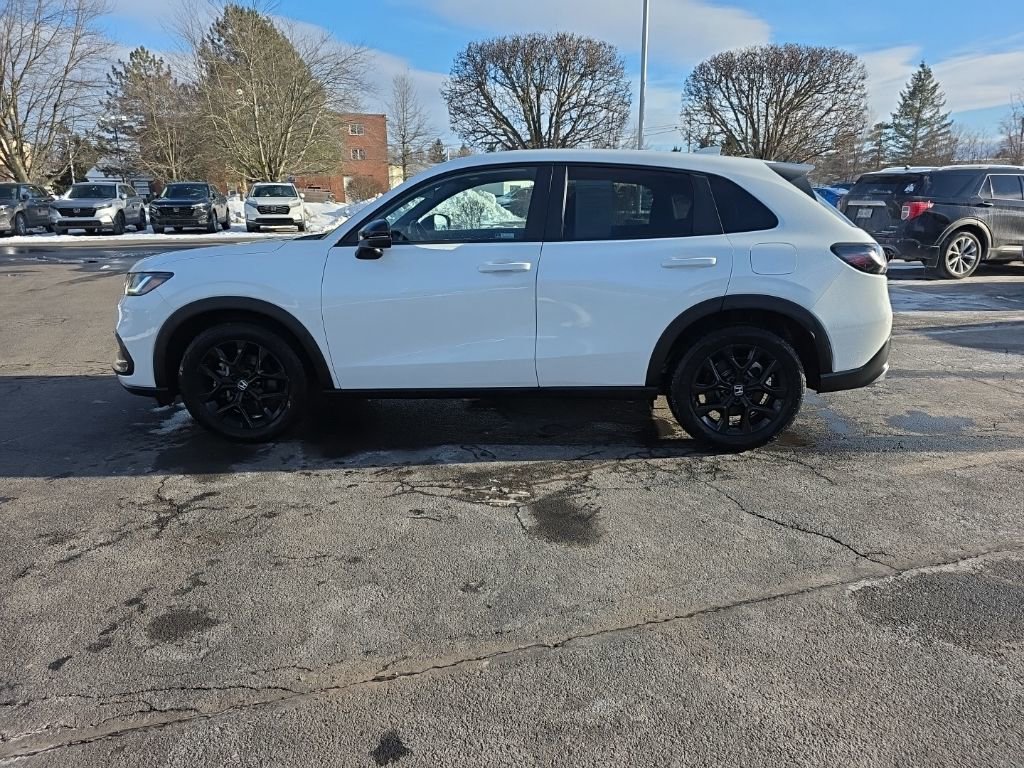 Used 2023 Honda HR-V Sport image 4