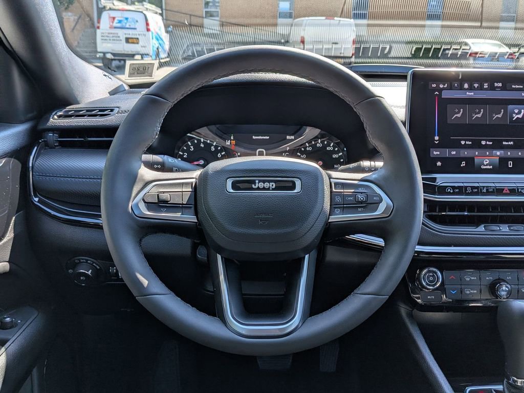 Used 2026 Jeep Compass Limited AWD/4WD image 13
