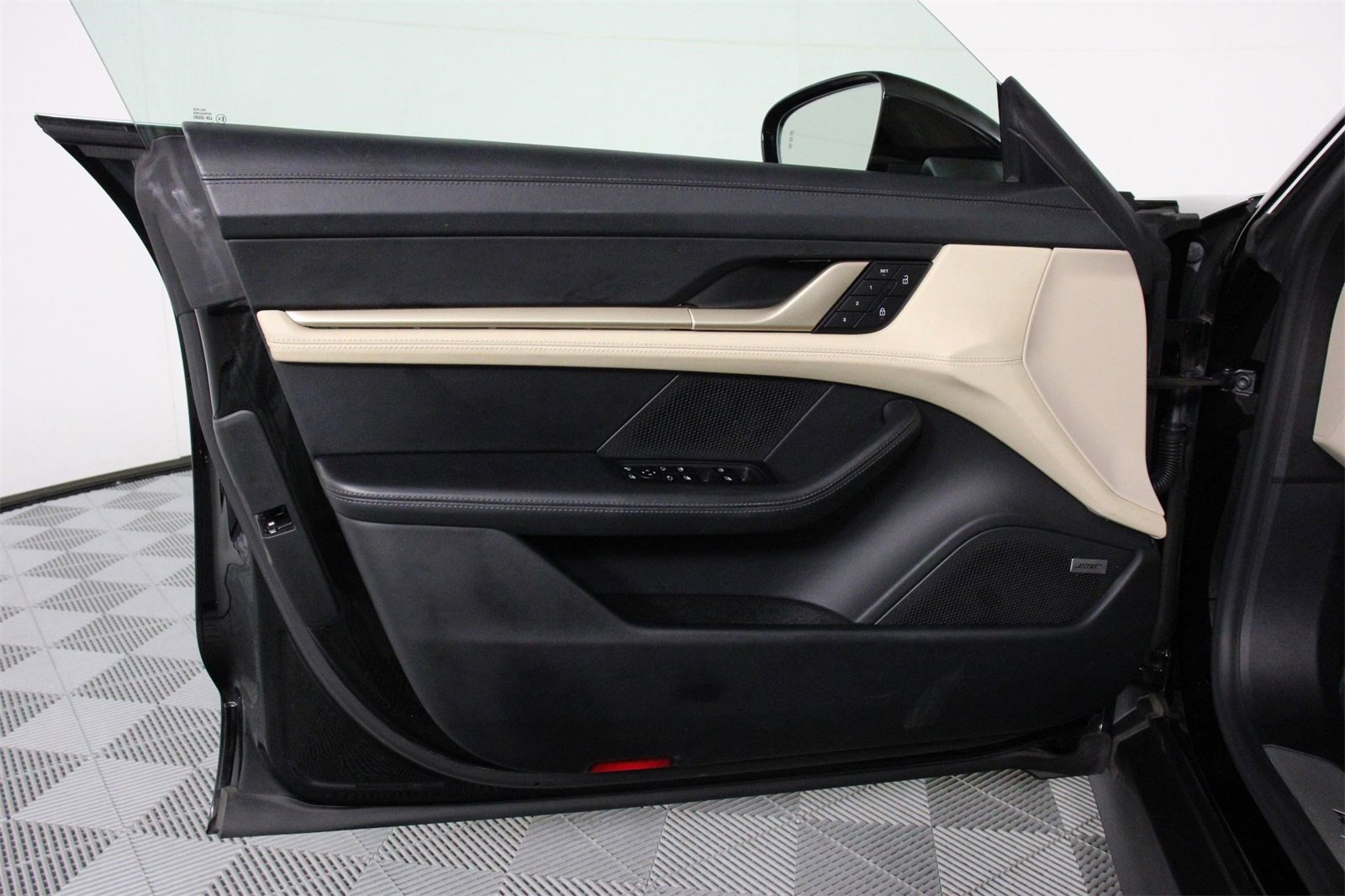 Used 2022 Porsche Taycan 4S image 20