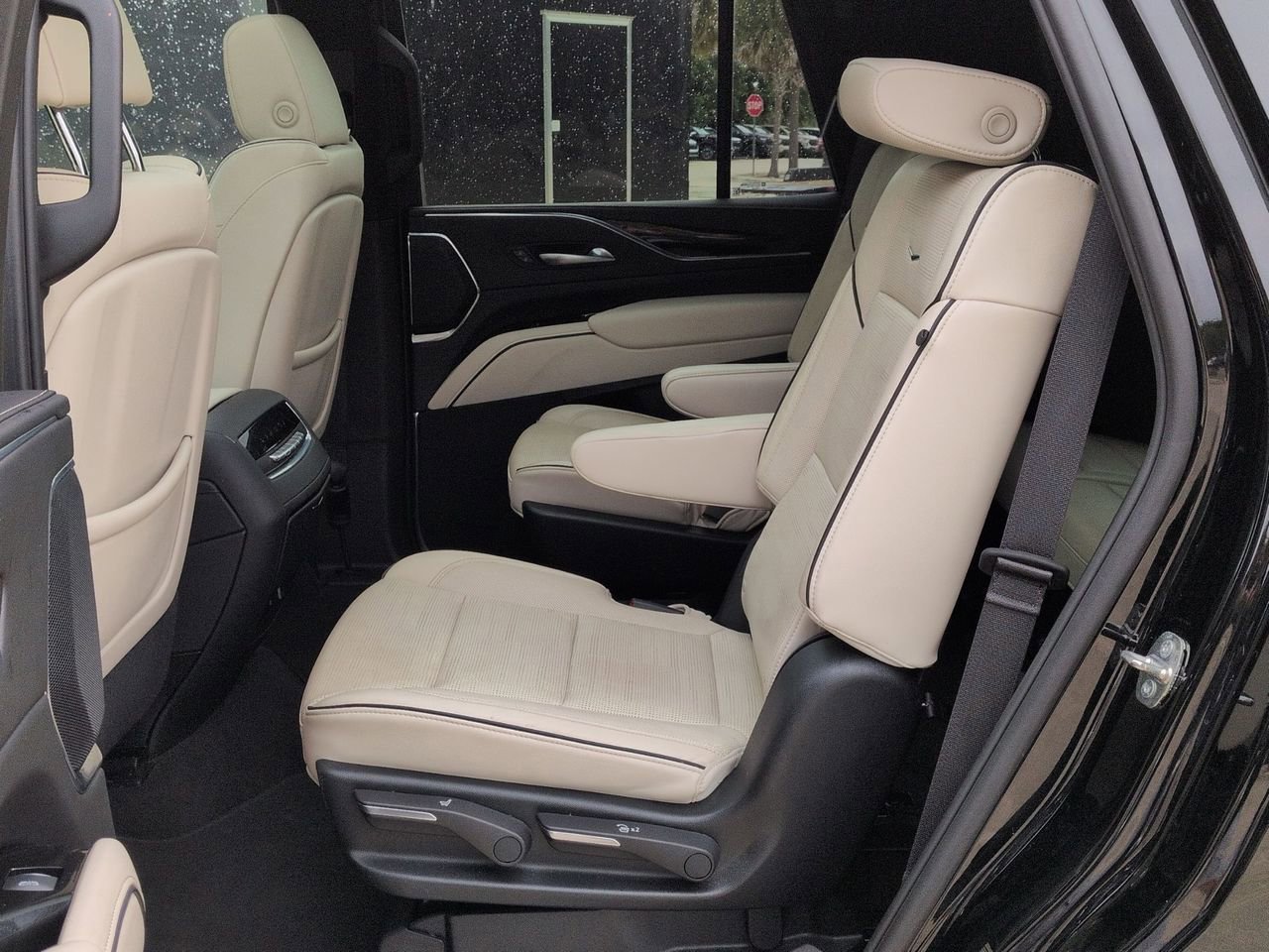 Used 2024 Cadillac Escalade Sport RWD image 23
