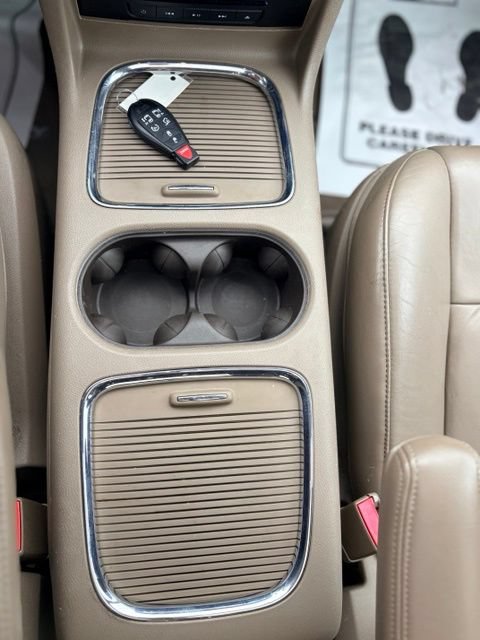 Used 2016 Chrysler Town & Country Limited Platinum w/ Trailer Tow Group FWD image 22