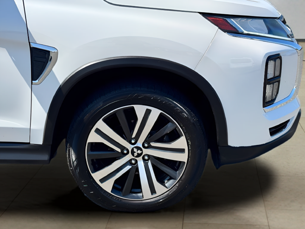 Used 2020 Mitsubishi Outlander Sport SE AWD/4WD image 38