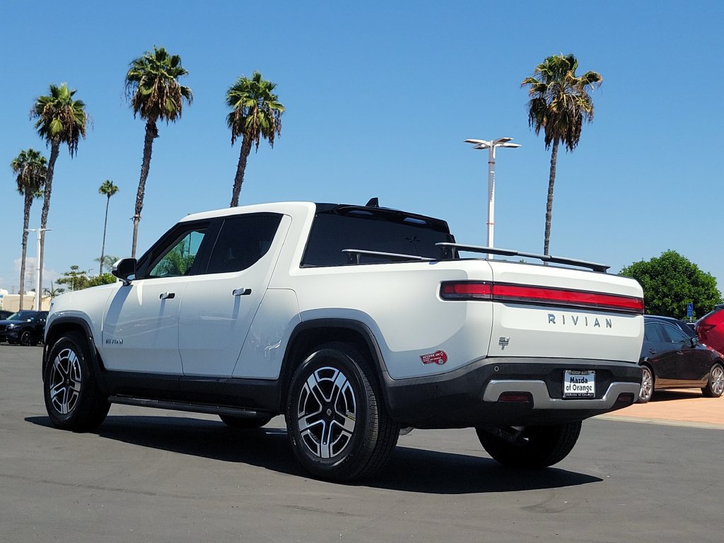 Used 2024 Rivian R1T Adventure Dual AWD/4WD image 2