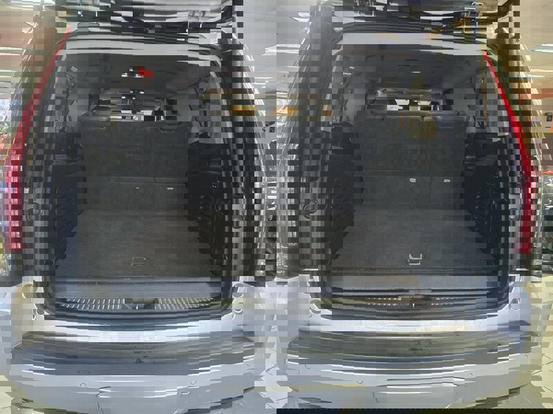 Used 2017 Cadillac Escalade ESV Premium Luxury image 35