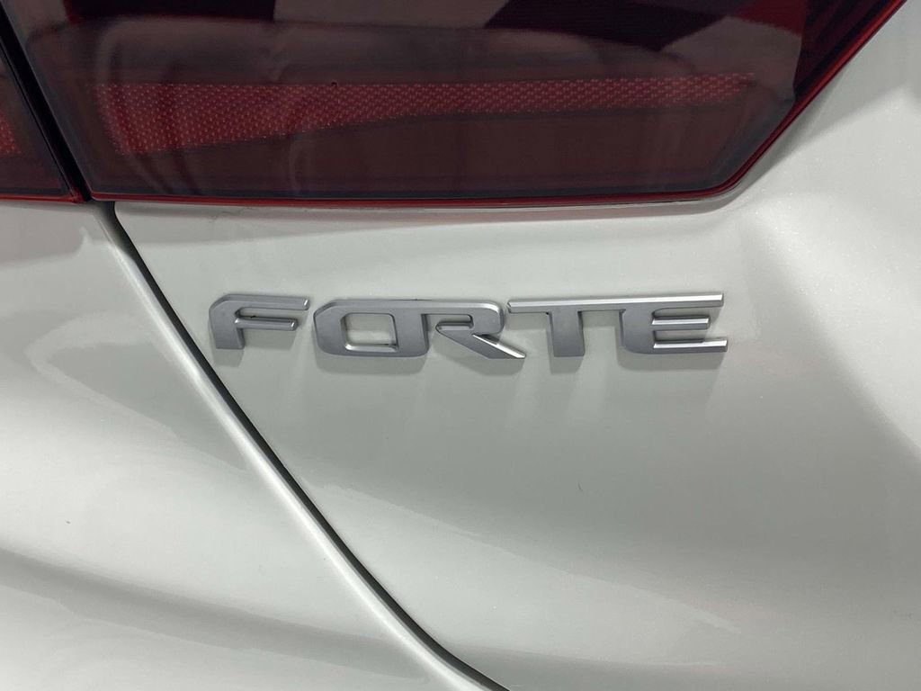 Used 2023 Kia Forte LXS image 8
