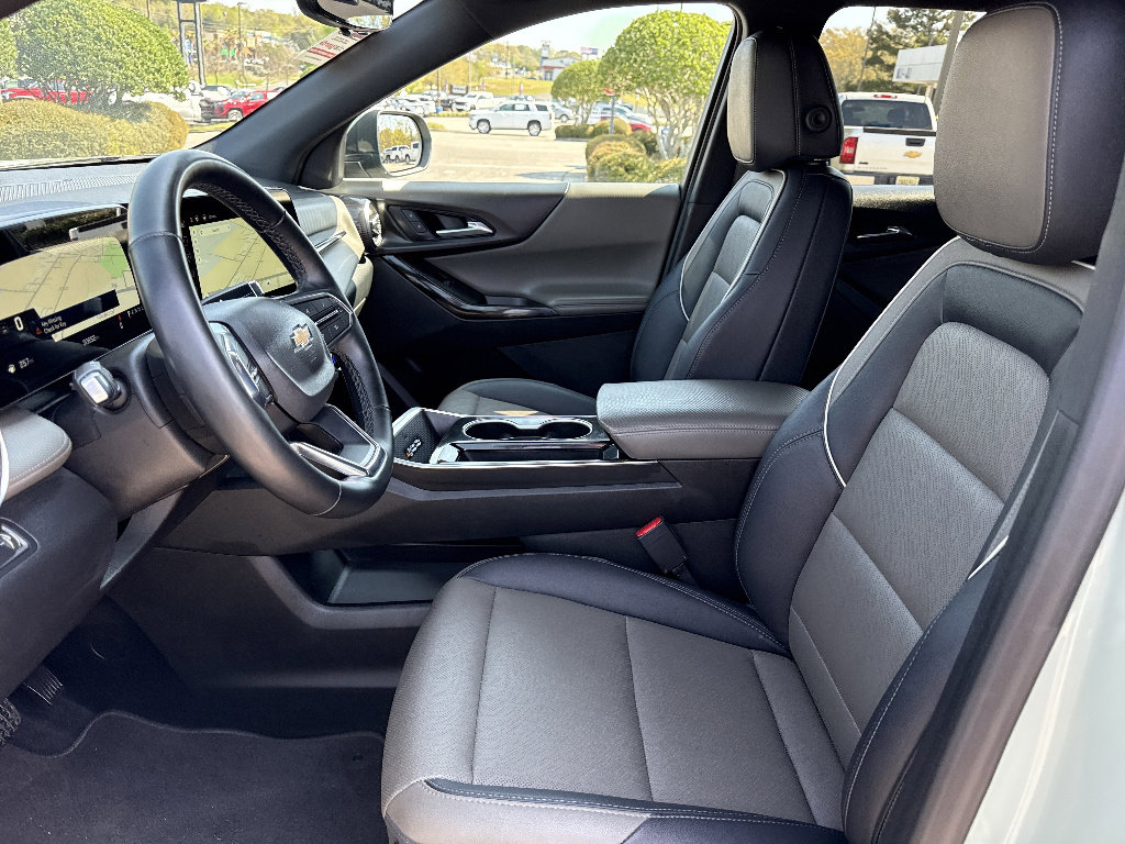 Used 2025 Chevrolet Equinox LT w/ Convenience Package II FWD image 18