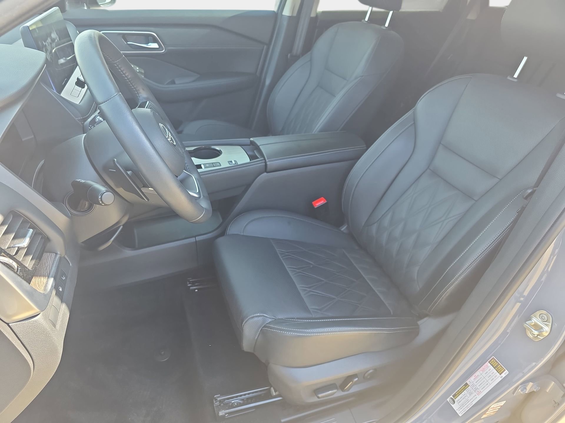 Used 2024 Nissan Rogue Platinum w/ Platinum Premium Package FWD image 15