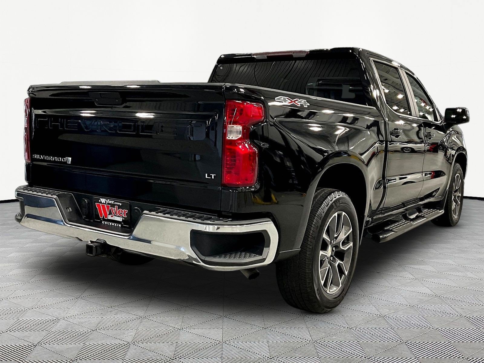 Used 2021 Chevrolet Silverado 1500 LT w/ Bed Protection Package AWD/4WD image 6