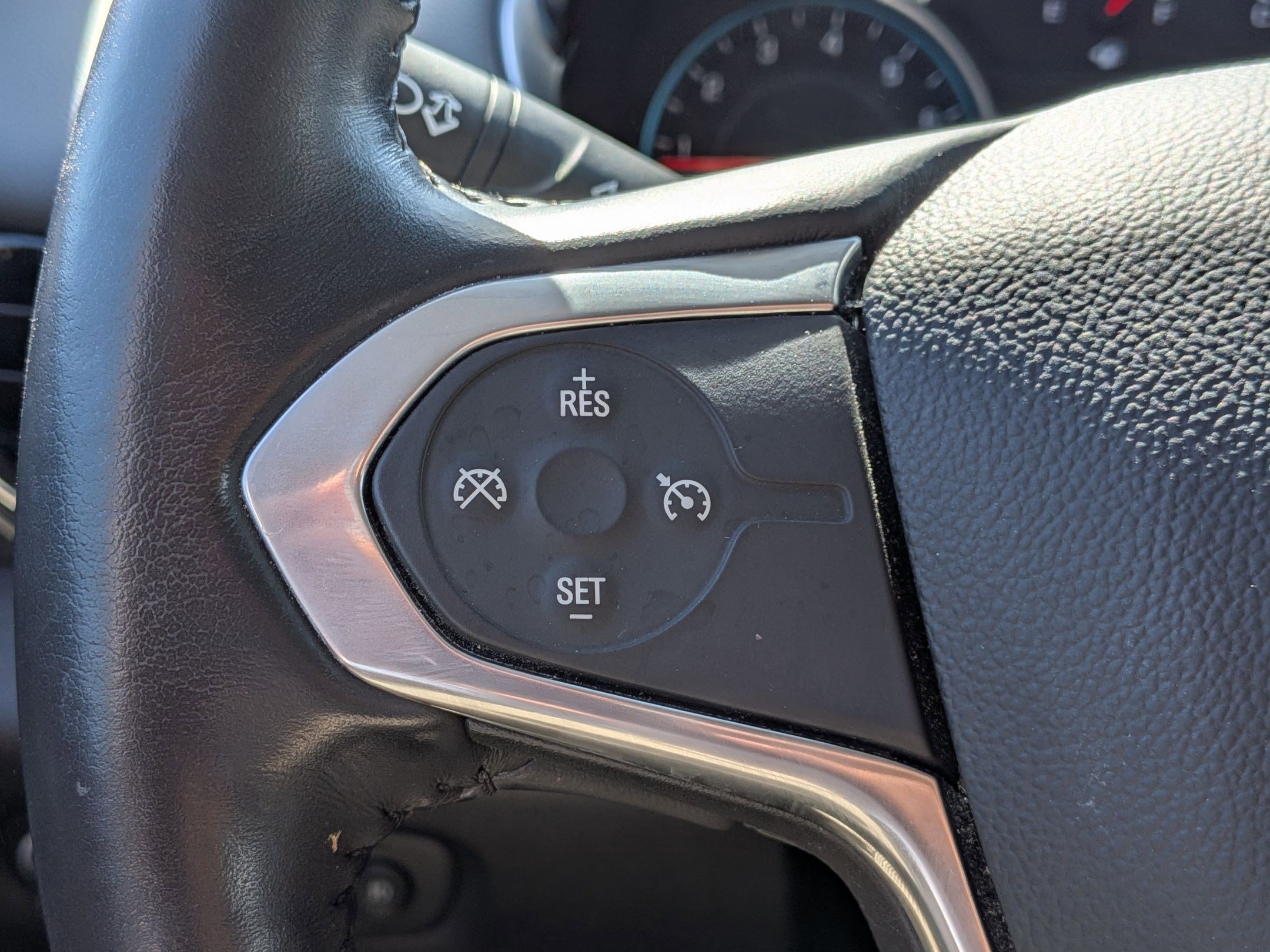 Used 2020 Chevrolet Traverse LT image 12