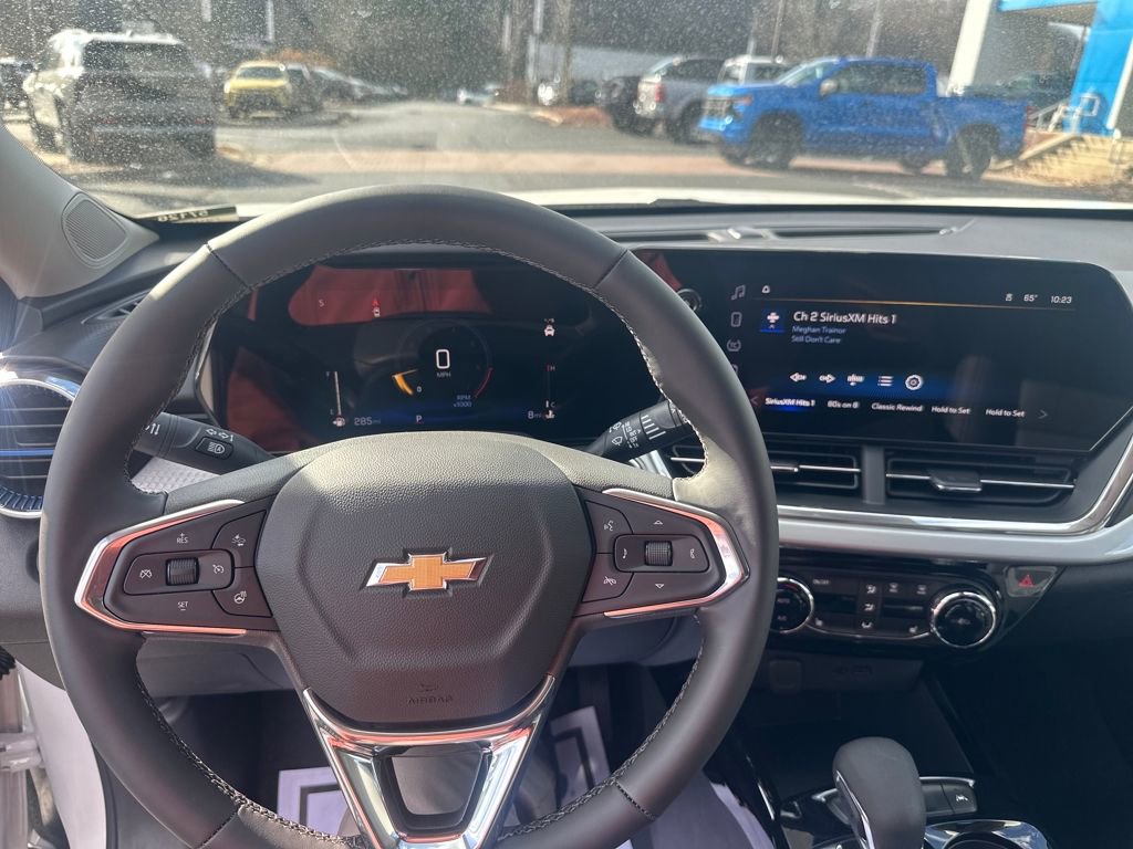 New 2025 Chevrolet Trax LT w/ LT Convenience Package image 36