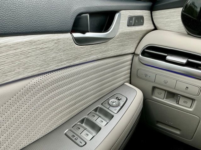 Used 2023 Hyundai Palisade Calligraphy w/ Winter Package image 25