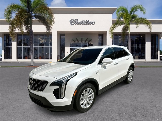 Certified 2023 Cadillac XT4 Luxury w/ Cold Weather Package image 1