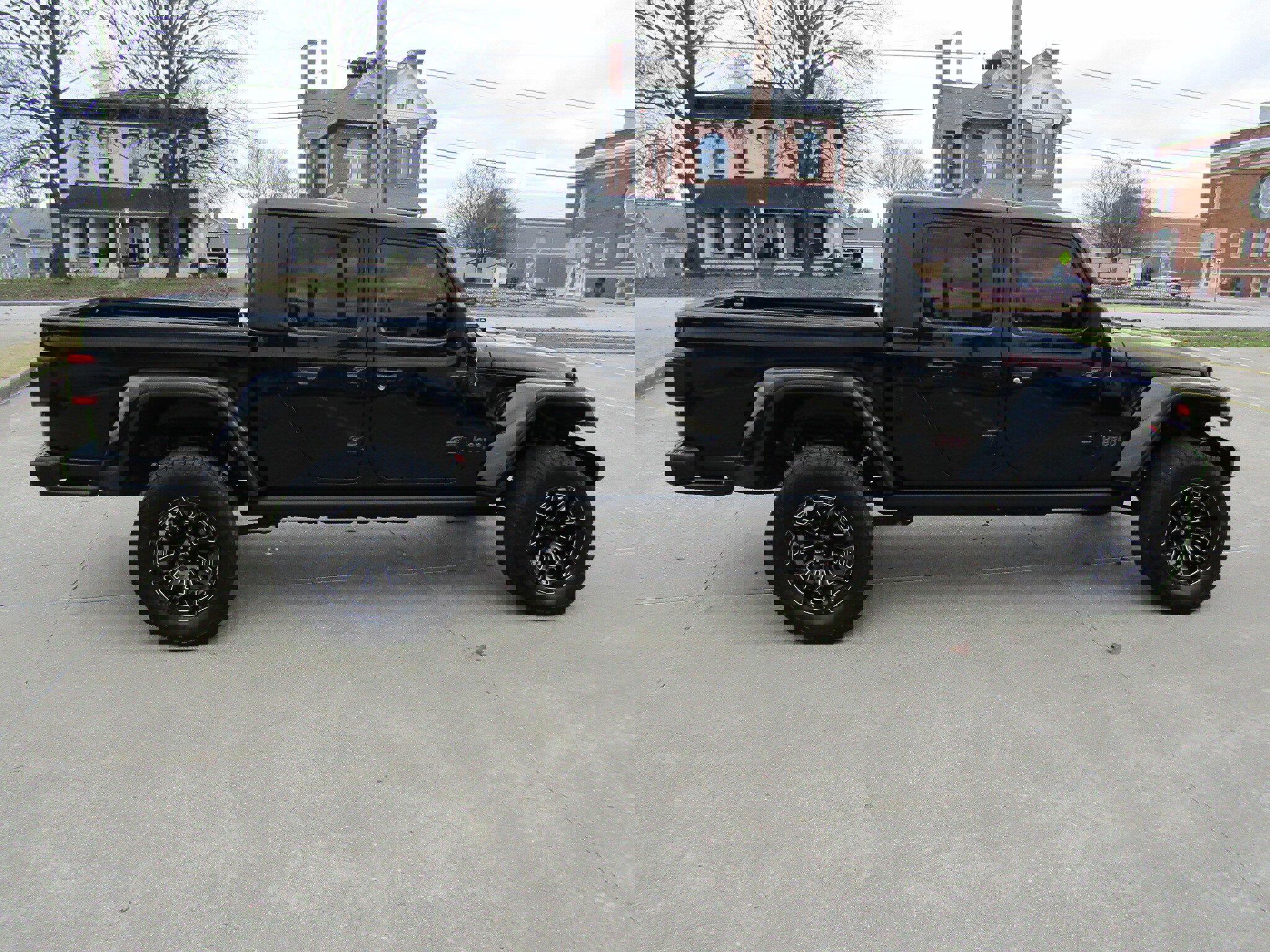 Used 2020 Jeep Gladiator Rubicon image 2