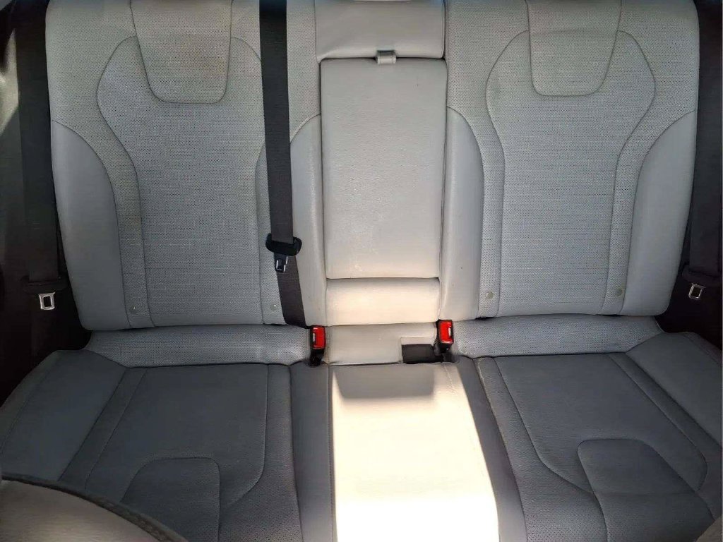 Used 2023 Hyundai Elantra Limited FWD image 18