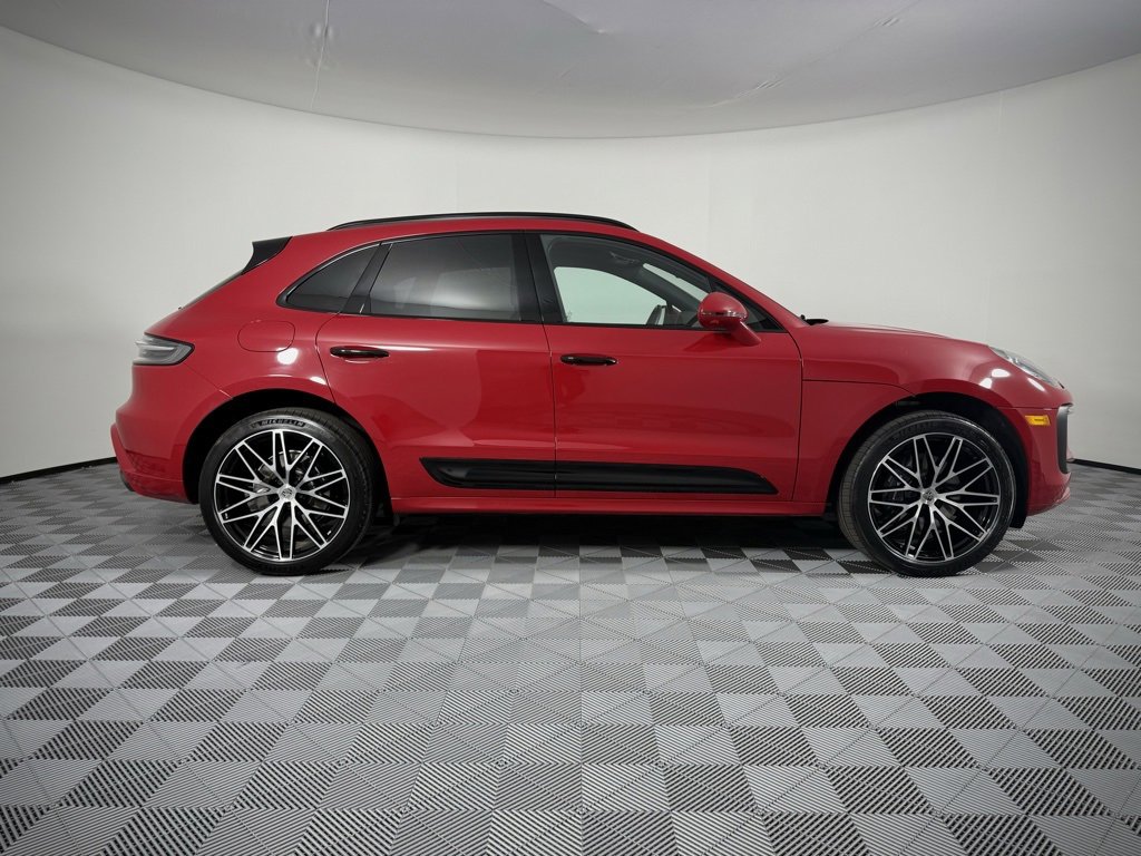 Certified 2024 Porsche Macan image 11