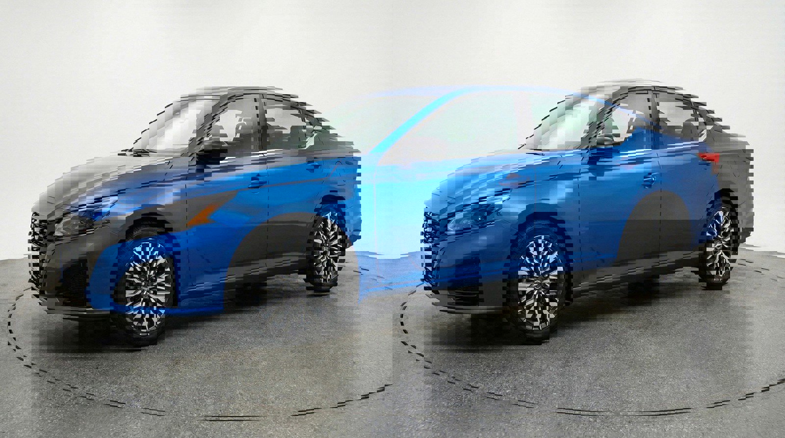 Used 2025 Nissan Altima 2.5 SV image 3