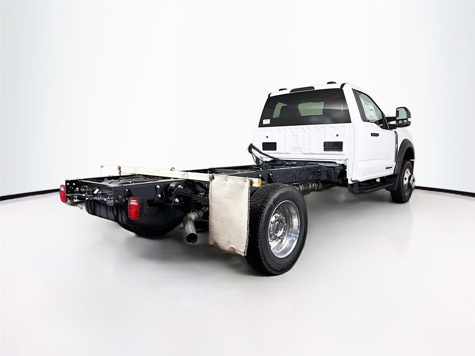 New 2026 Ford F550 4x4 Regular Cab Super Duty w/ XLT Value Package image 7