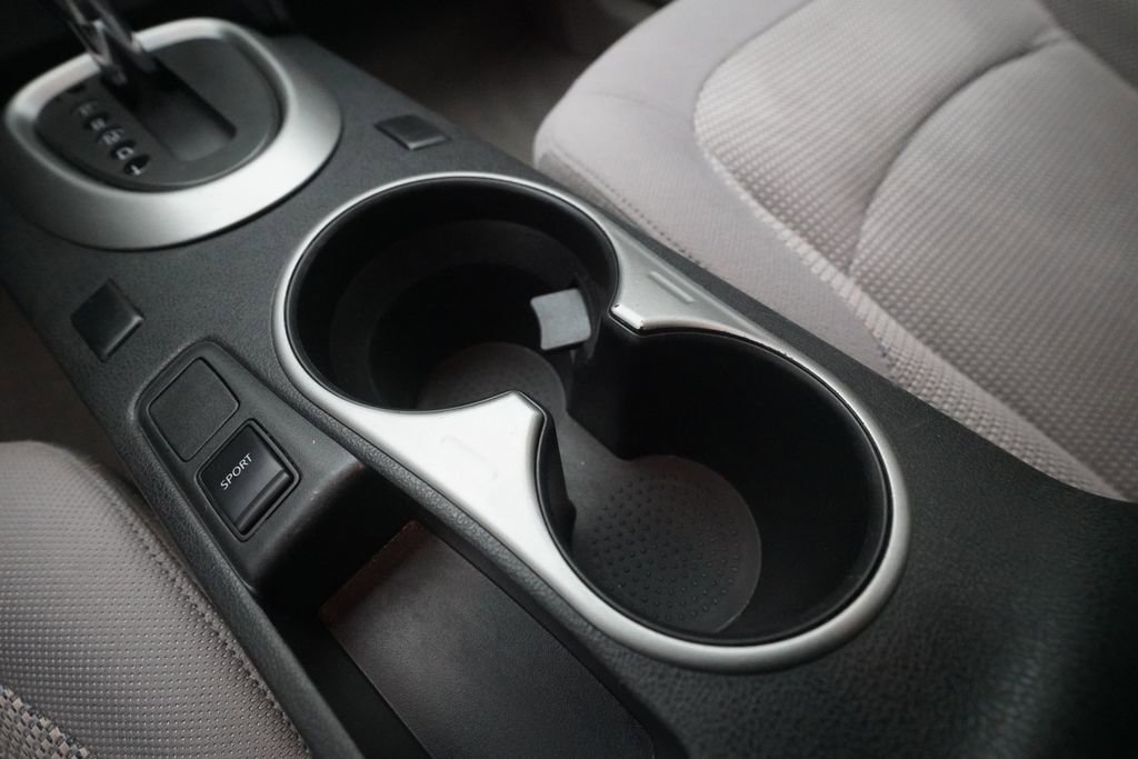 Used 2012 Nissan Rogue SV image 16