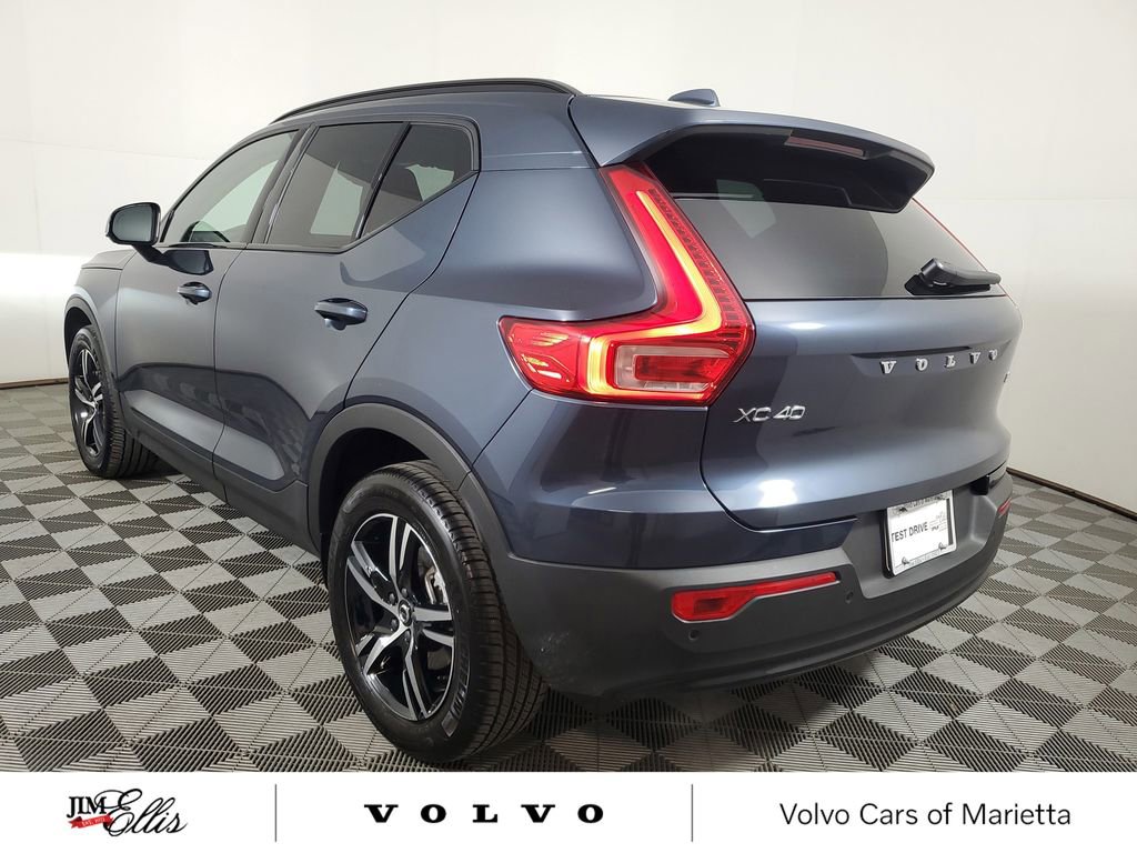Used 2026 Volvo XC40 B5 Core w/ Climate Package image 5