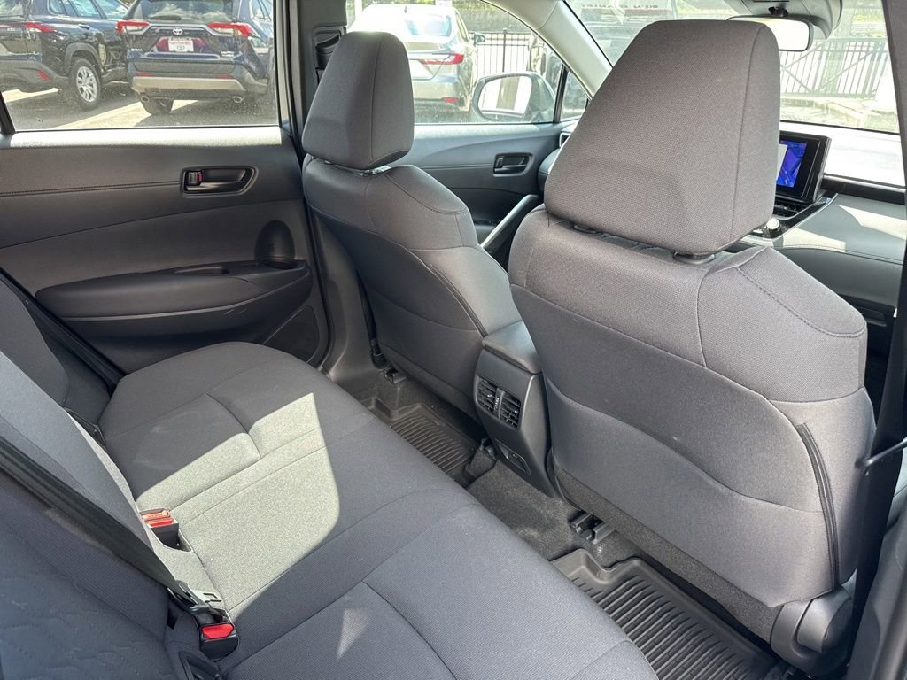 Used 2023 Toyota Corolla Cross LE w/ Moonroof Package image 23