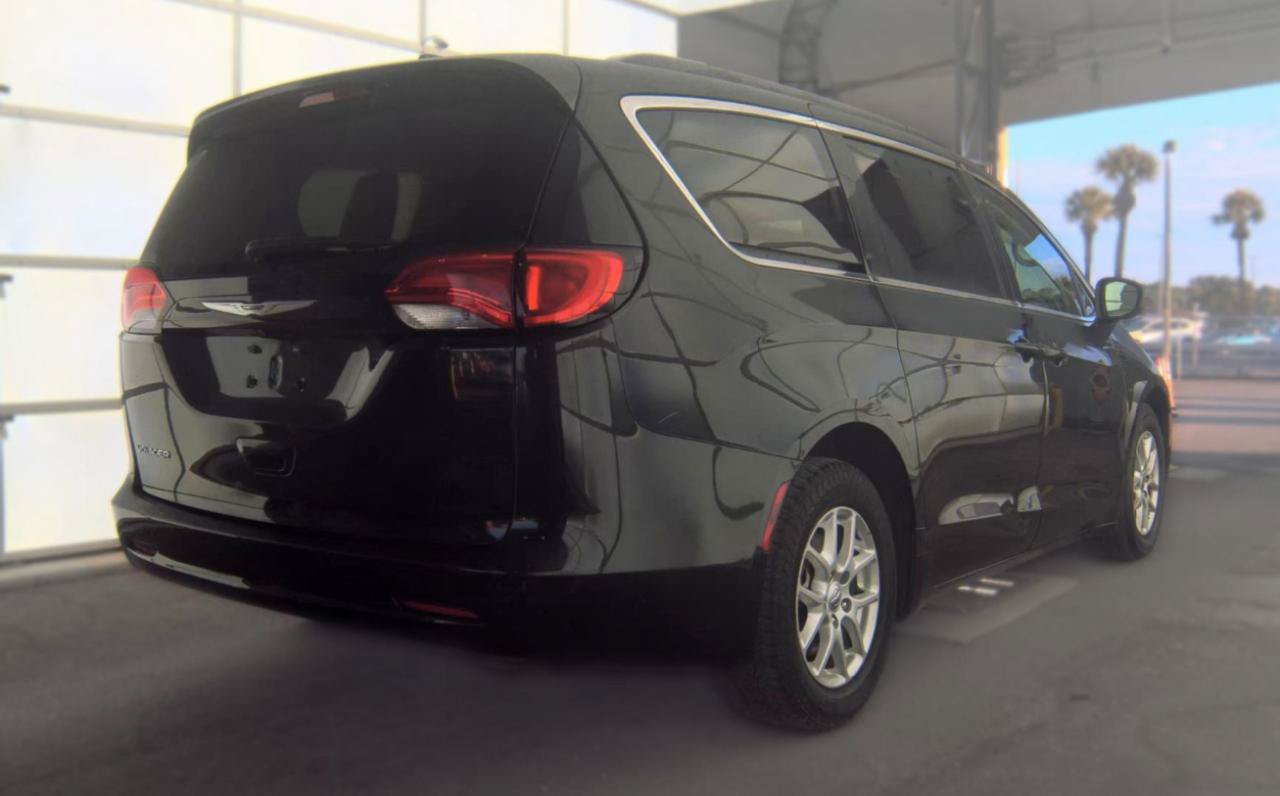 Used 2020 Chrysler Voyager Lxi FWD image 5
