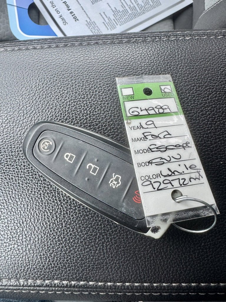 Used 2019 Ford Escape SE image 38