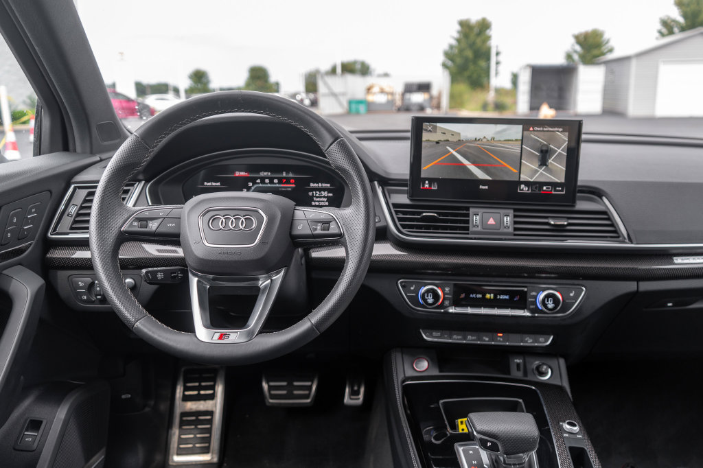 Used 2024 Audi SQ5 Prestige AWD/4WD image 16
