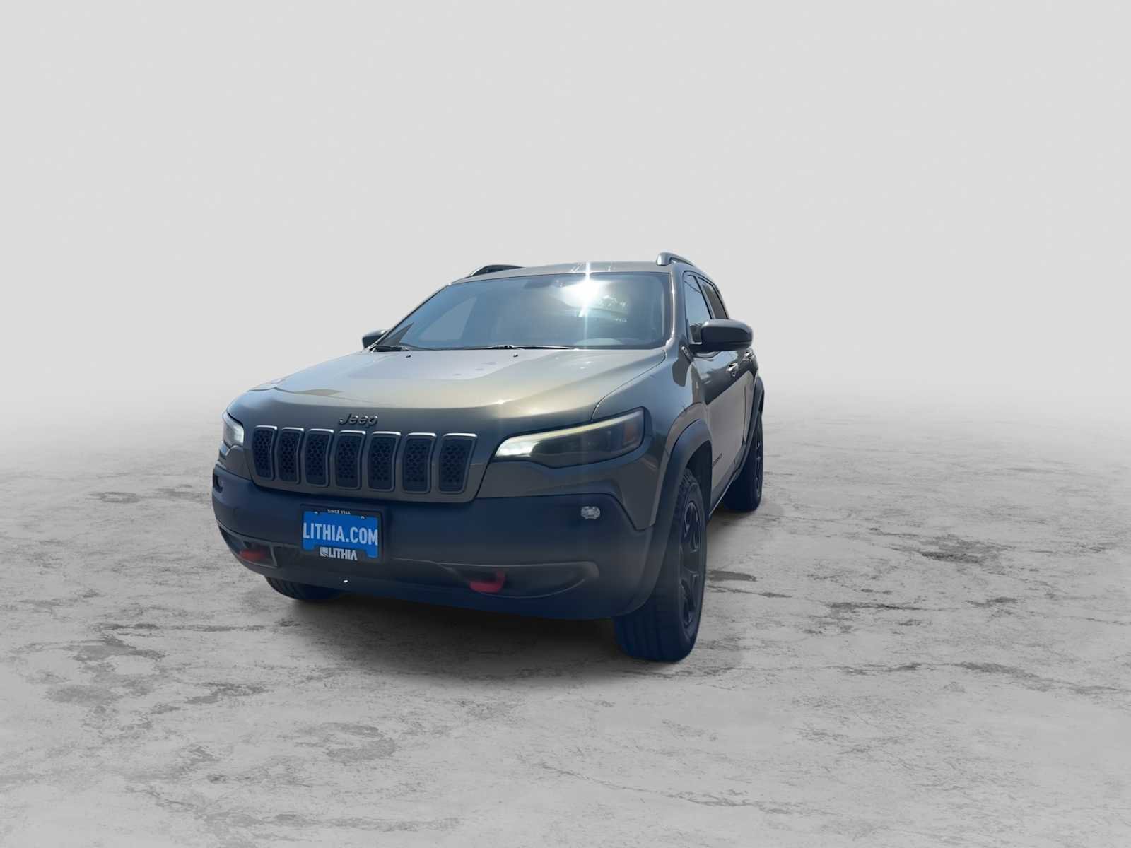 Used 2019 Jeep Cherokee Trailhawk image 3