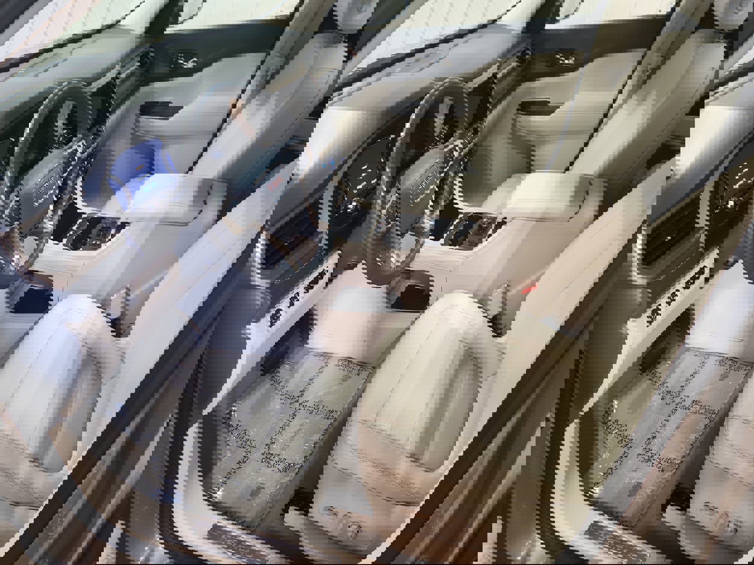 Used 2023 GMC Acadia Denali w/ Denali Technology Package image 12