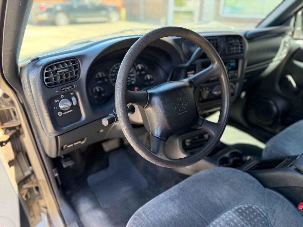 Used 2000 Chevrolet S10 Pickup LS w/ Preferred Equipment Group RWD image 16