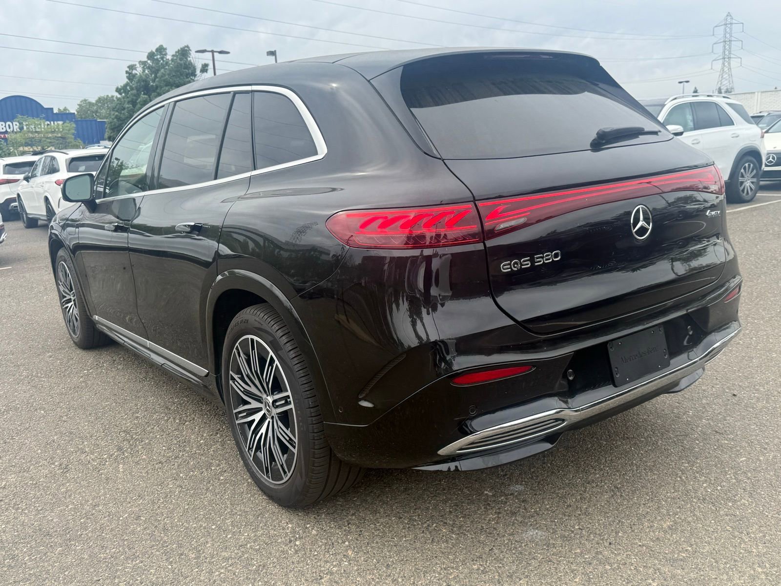 Used 2023 Mercedes-Benz EQS 580 4MATIC SUV image 3