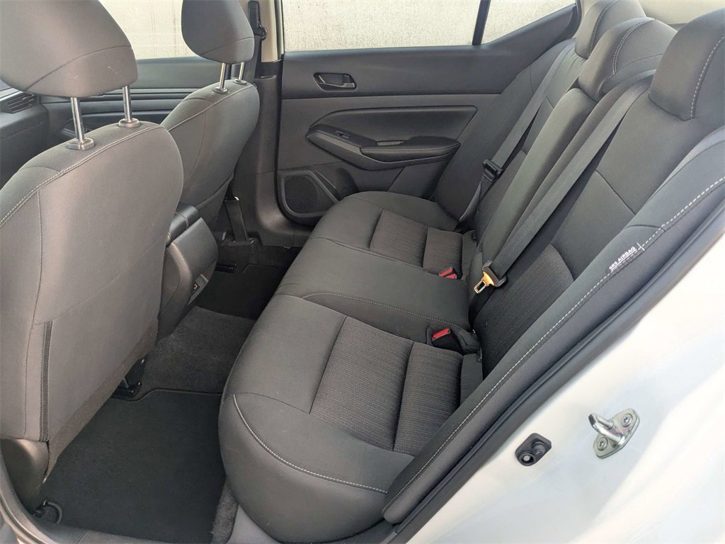 Used 2025 Nissan Altima 2.5 SV image 13