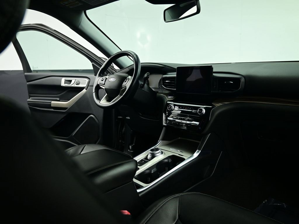 Used 2022 Ford Explorer Limited w/ Equipment Group 301A image 33