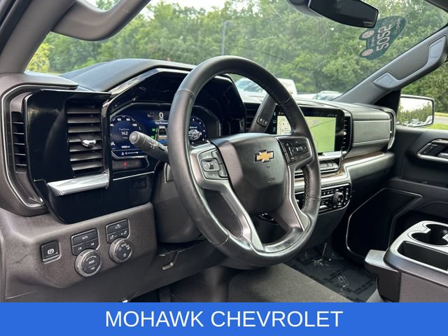 Used 2025 Chevrolet Silverado 1500 LT AWD/4WD image 10