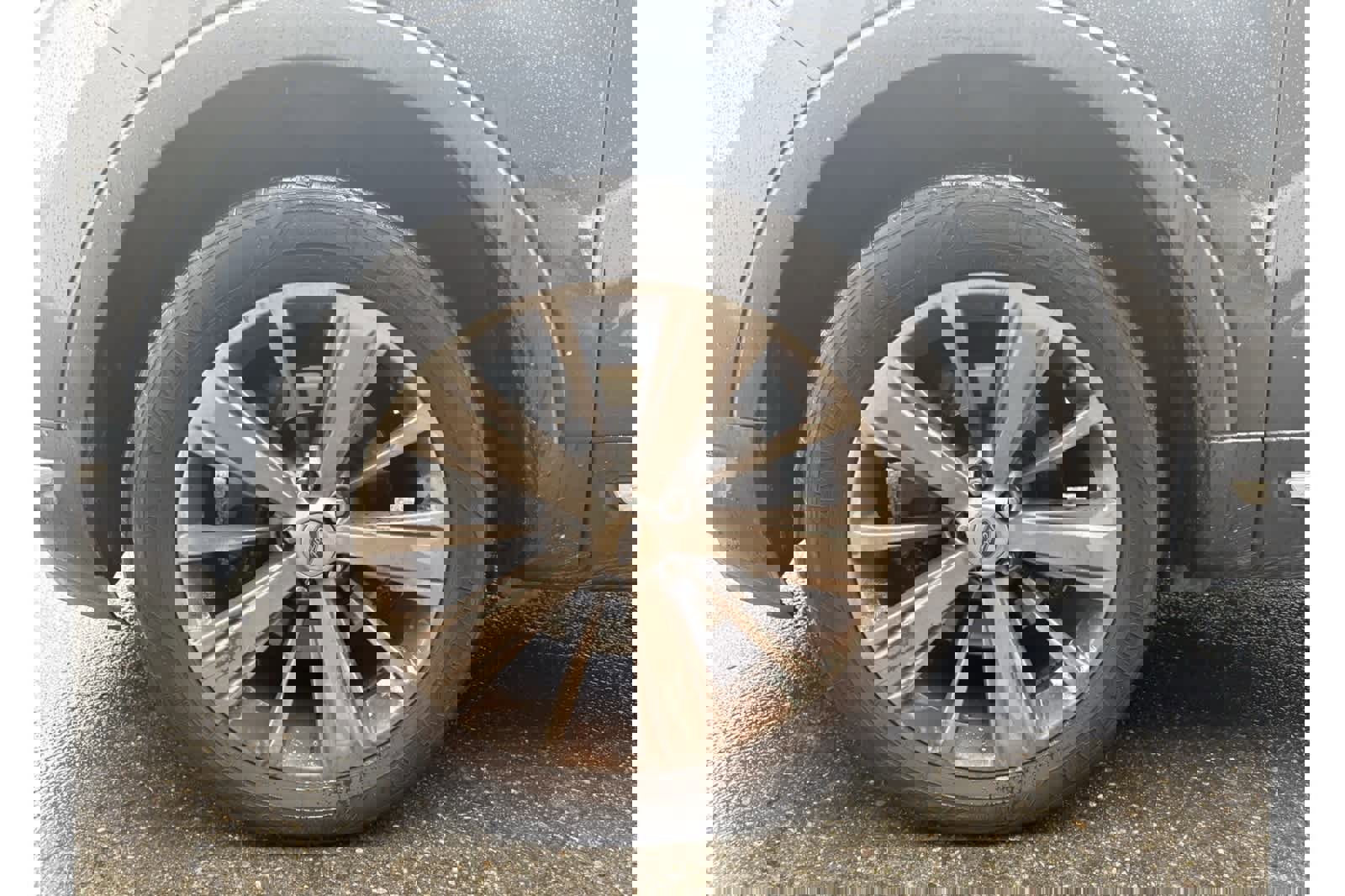 Used 2018 Ford Explorer Limited image 24