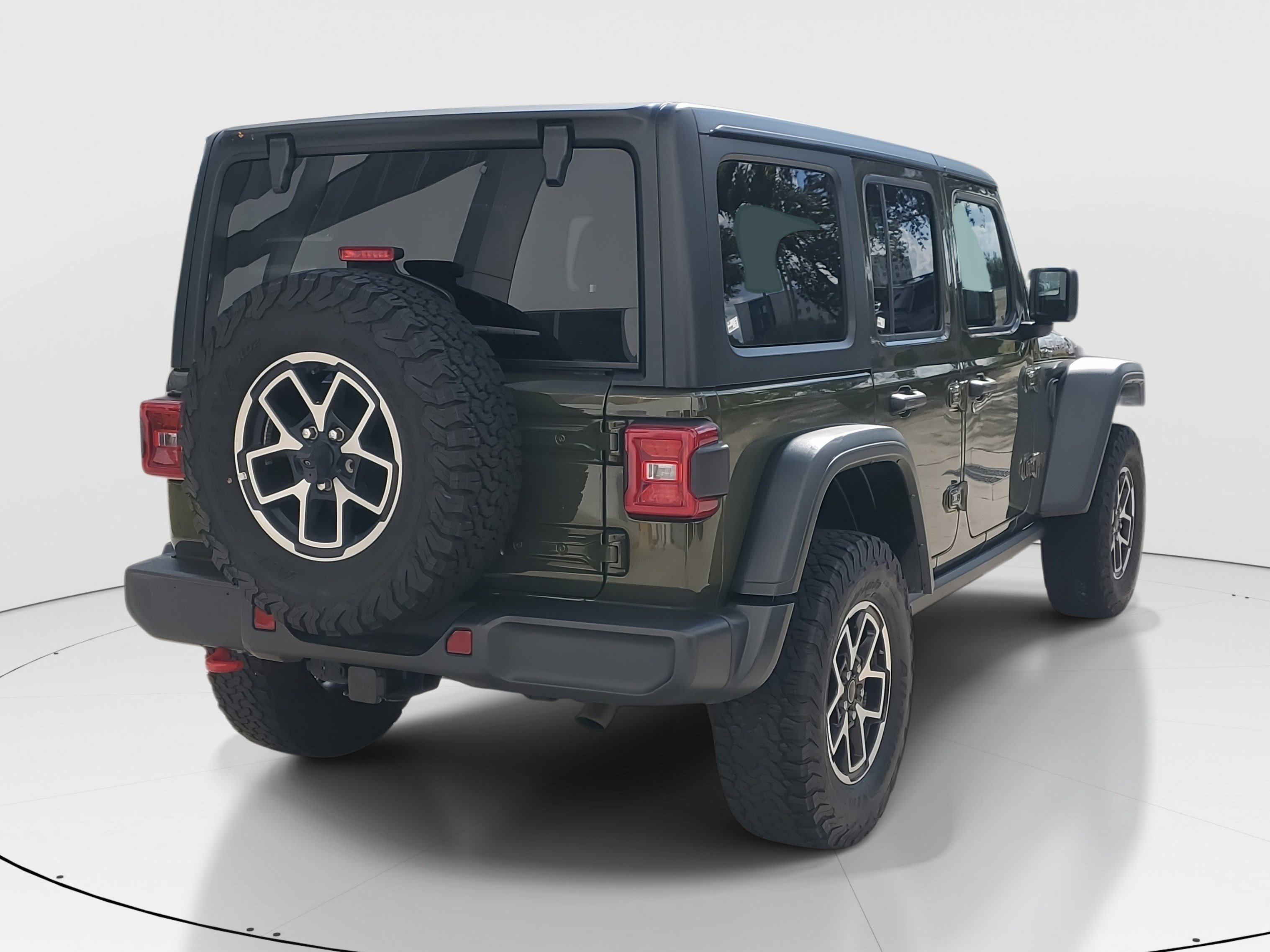Used 2024 Jeep Wrangler Unlimited Rubicon image 3