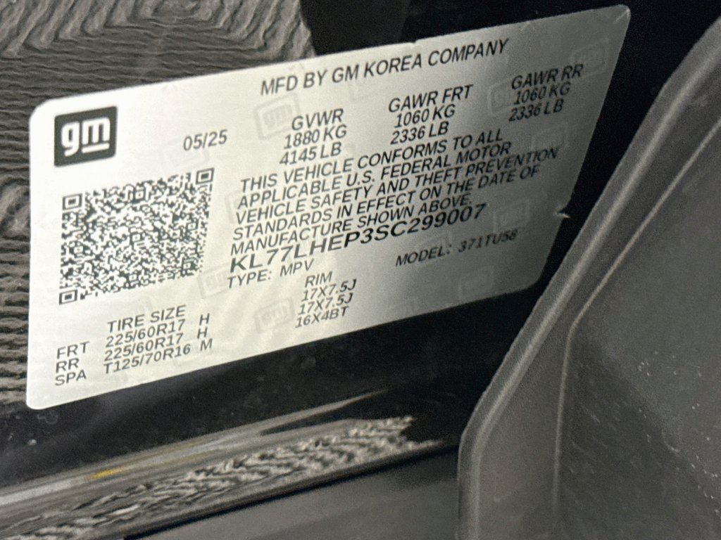 Used 2025 Chevrolet Trax LT w/ Sunroof Package FWD image 32
