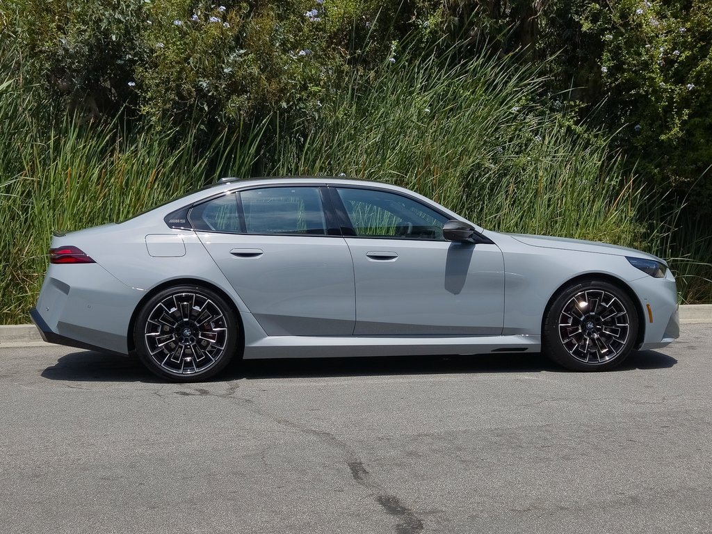 New 2026 BMW M5 w/ Carbon Package image 4