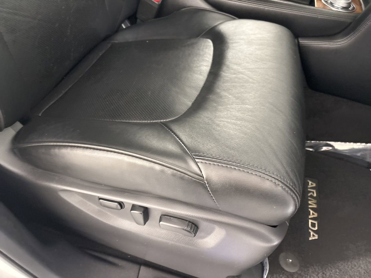 Used 2021 Nissan Armada SL w/ Captain's Chairs Package image 33