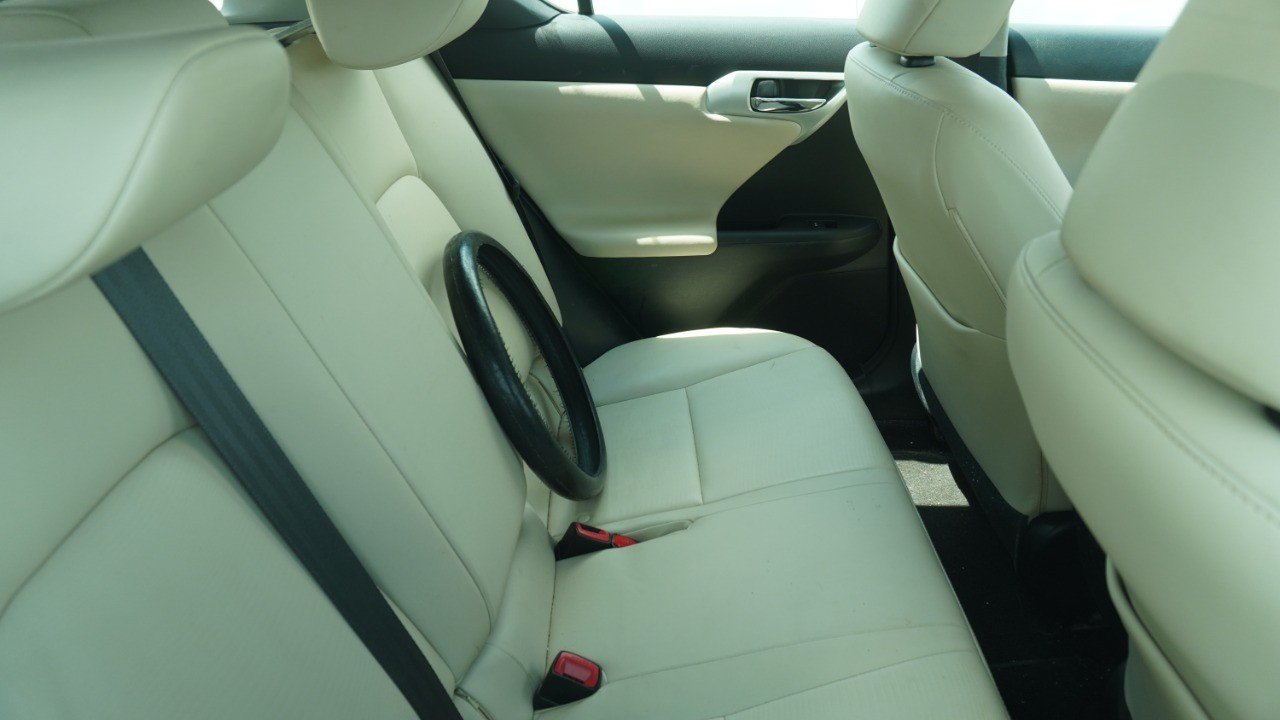 Used 2012 Lexus CT 200h Premium FWD image 12