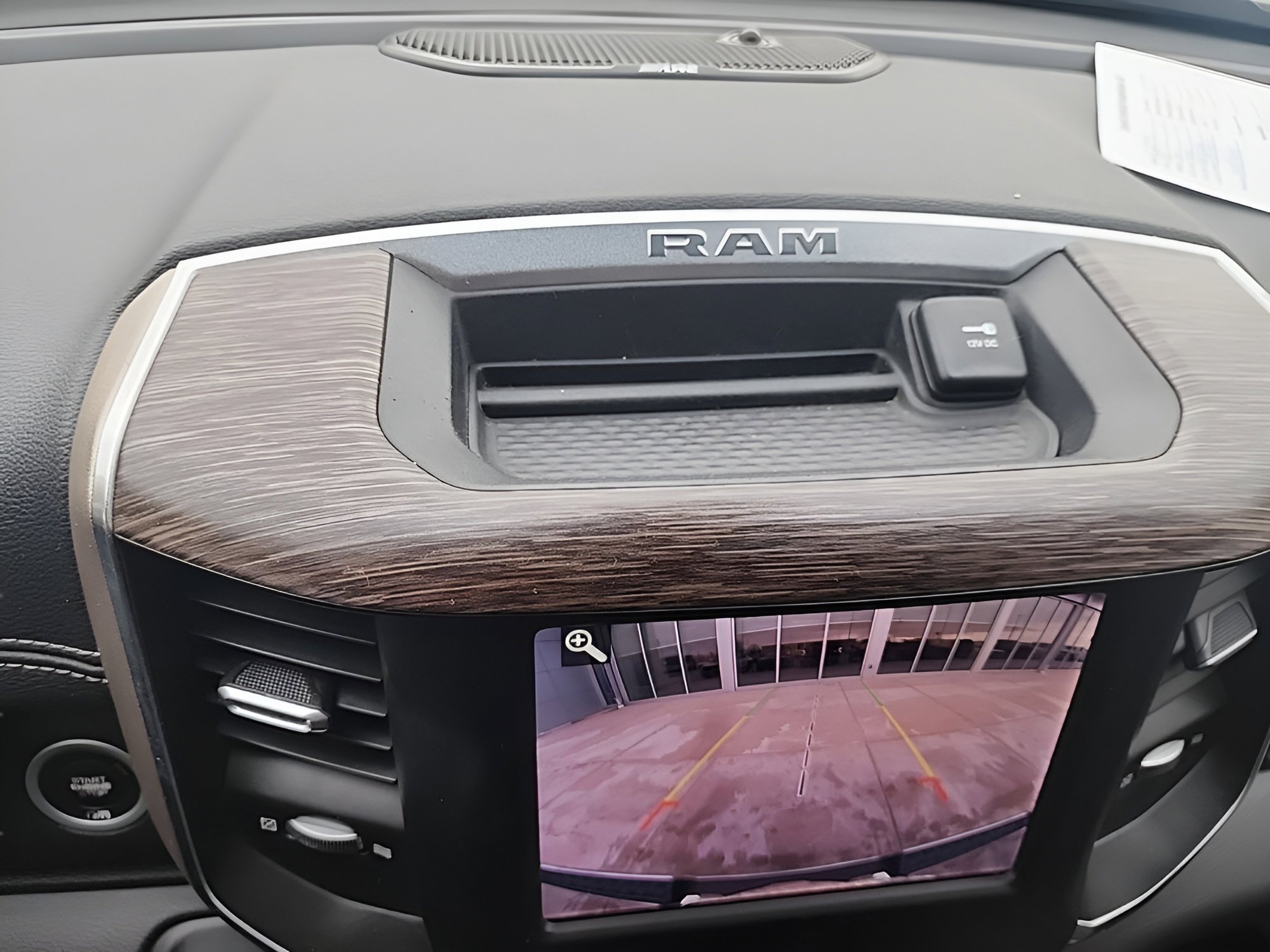 Used 2019 RAM 1500 Laramie image 23