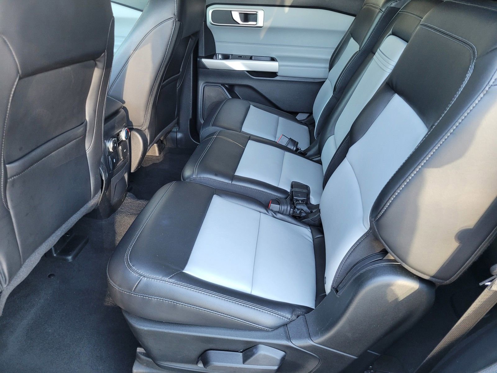 Used 2023 Ford Explorer XLT w/ Equipment Group 202A image 10