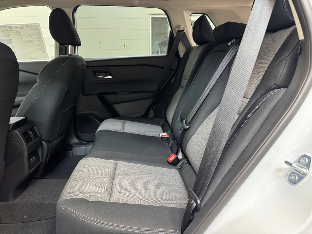 New 2026 Nissan Rogue SV w/ Cold Weather Package AWD/4WD image 15