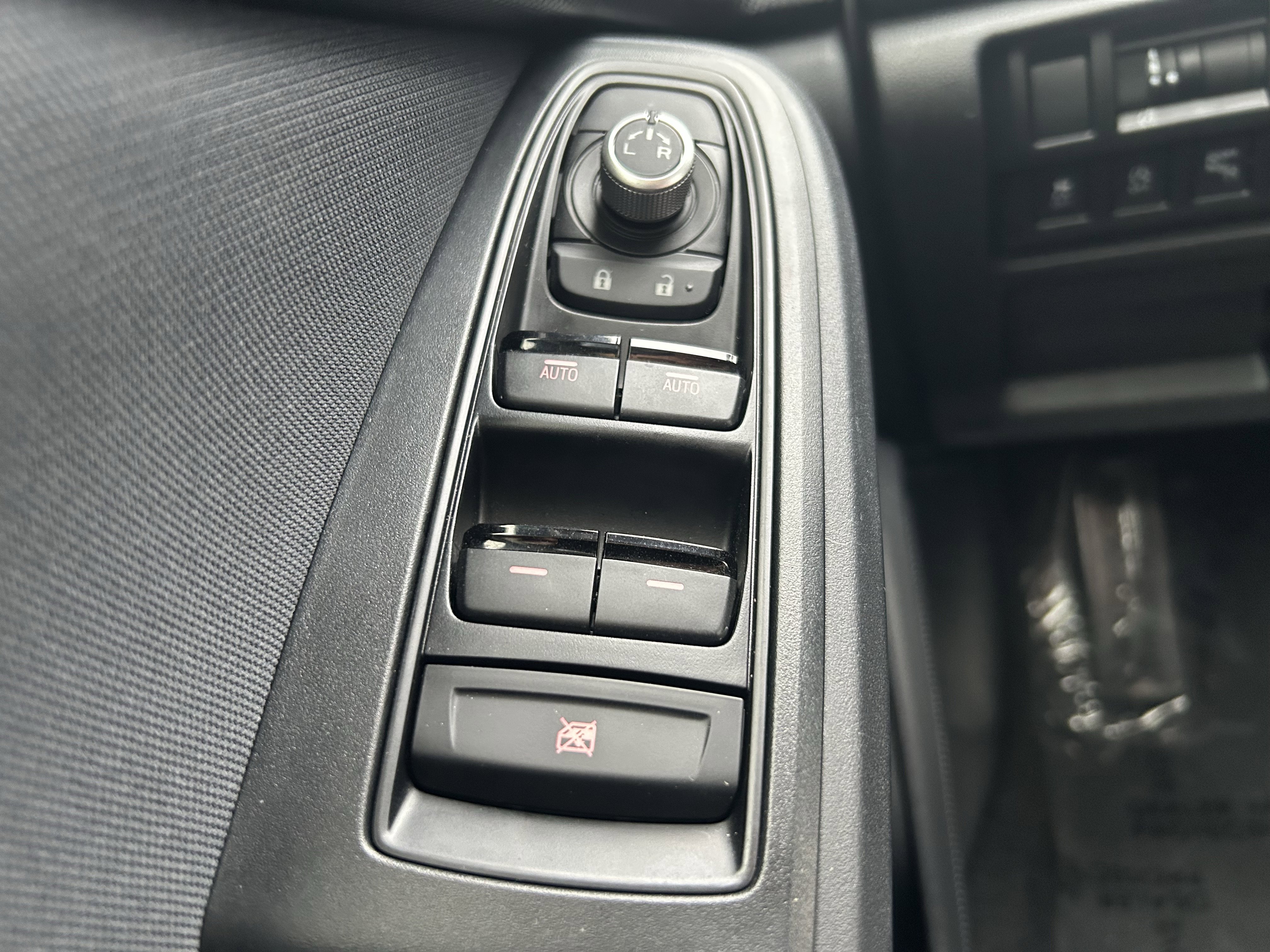 Used 2023 Subaru Crosstrek 2.0i Premium image 18