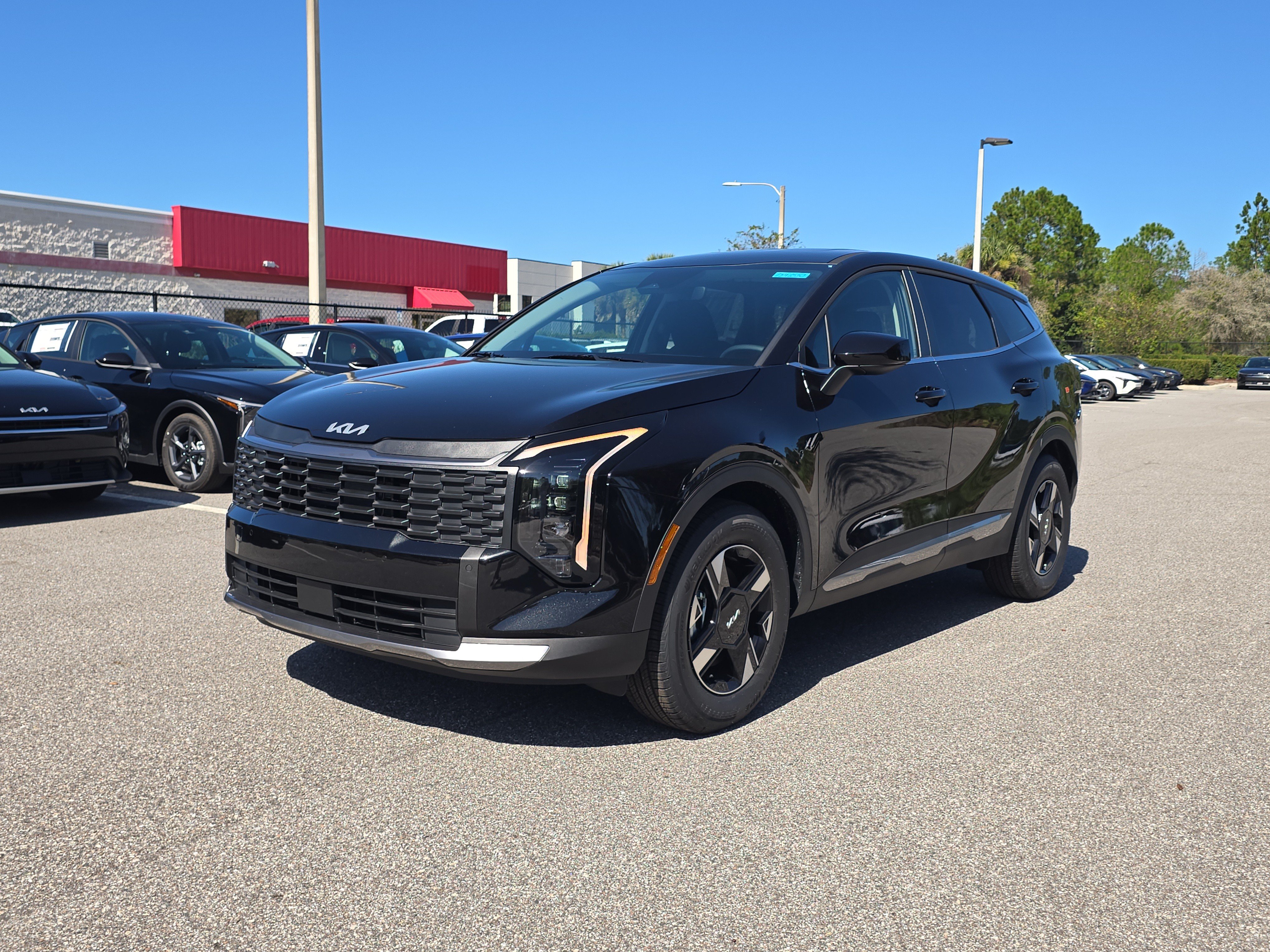 New 2027 Kia Sportage LX FWD image 4