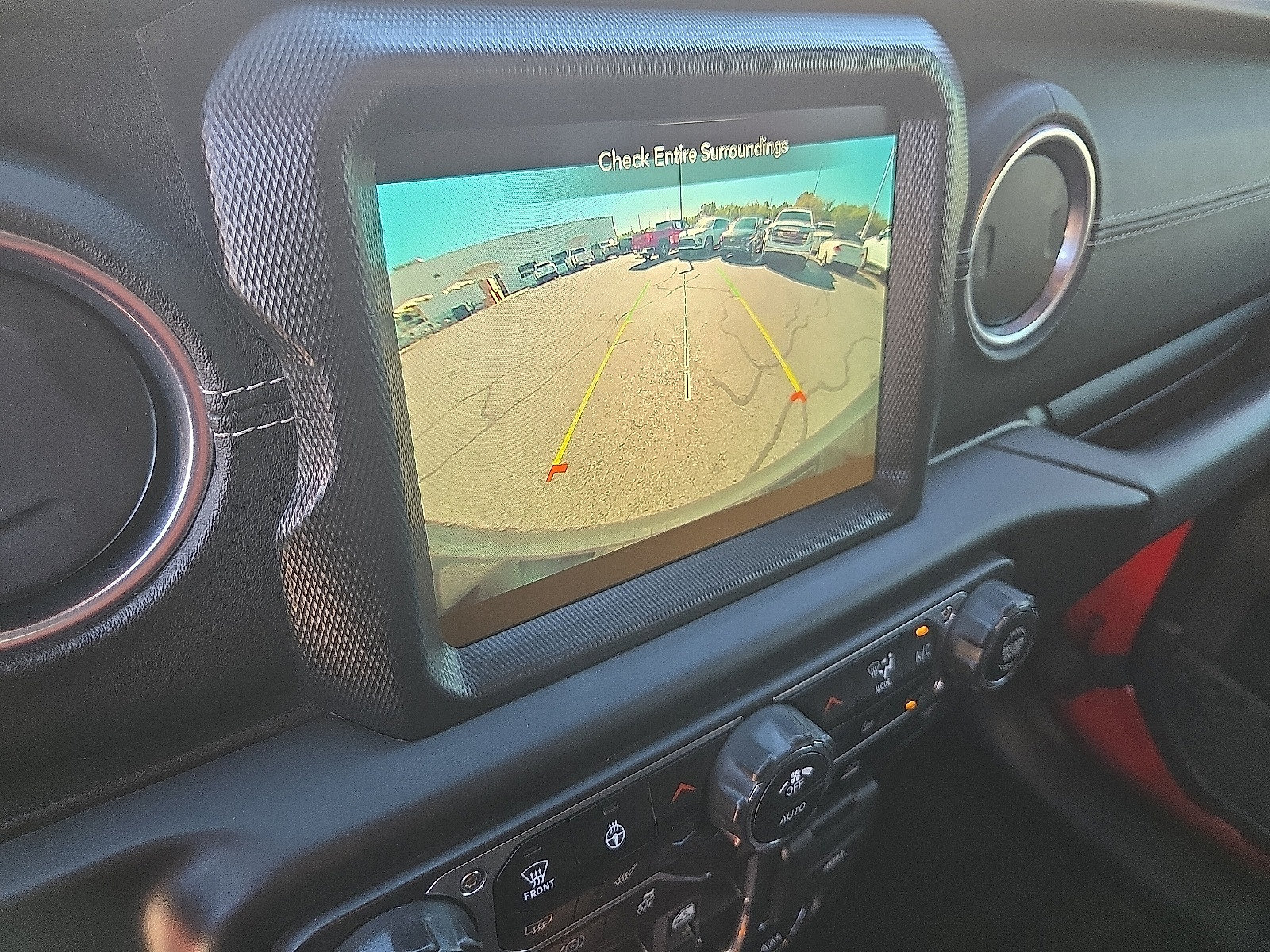 Used 2022 Jeep Wrangler Unlimited Sahara w/ Cold Weather Group AWD/4WD image 8