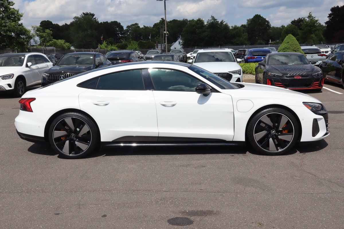 Used 2022 Audi RS e-tron GT w/ Carbon Performance Package AWD/4WD image 4