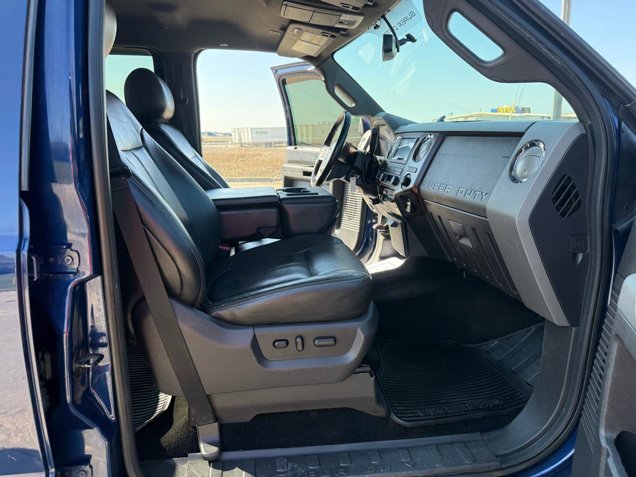 Used 2012 Ford F350 Lariat w/ Chrome Pkg image 27