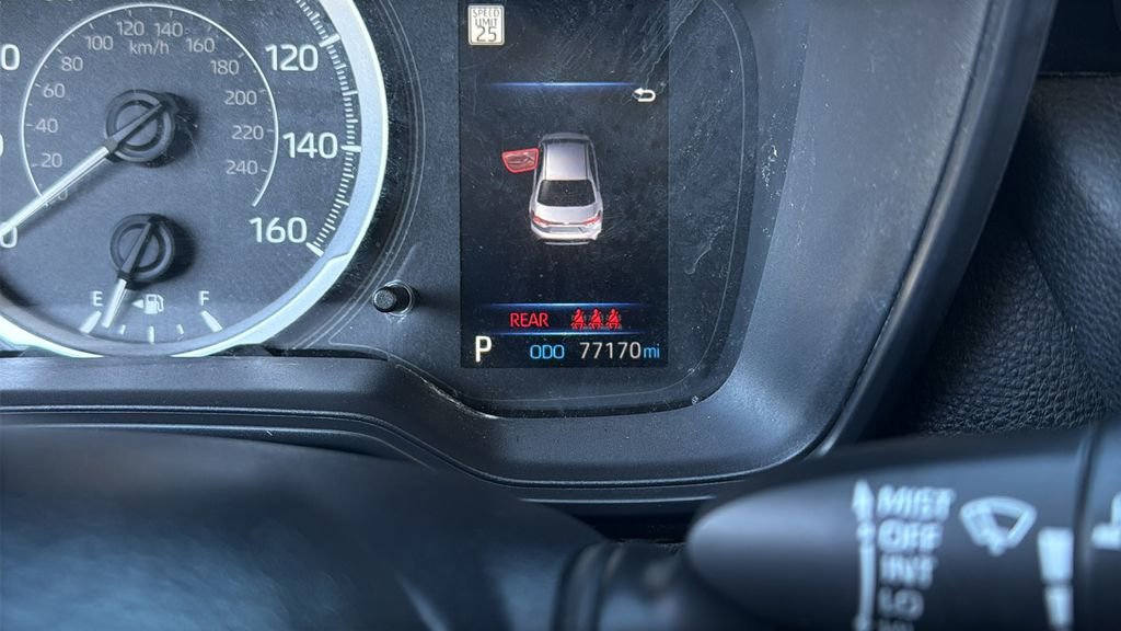 Used 2022 Toyota Corolla LE image 30